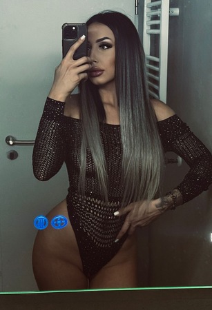 Anya, Dortmund