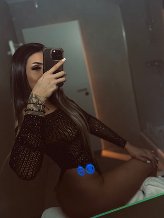 Anya, Dortmund