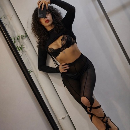 Naomi zur Zeit in der Villa Venezia Trier, Trierweiler