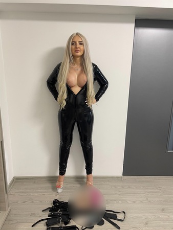 Lara Party Girl (18+), Kassel