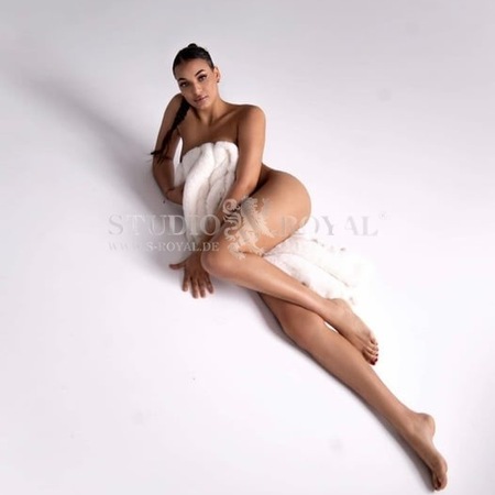 Yamina im Studio Royal, Oldenburg