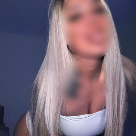 <img src="https://static.ladies-cdn.de/ladies/images/static-cdn/ladies-stars/img/ladies-stars-logo-icon.svg" class="starsContentIcon" />Deutsche Lisa - neue Nummer, Köln