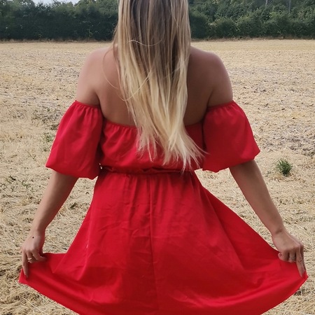 Sinnliche junge 18+Masseurin, massiert dich am Holzofen, Gießen