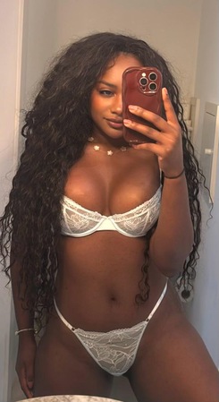 Selena heiße Brasilianerin, Aachen