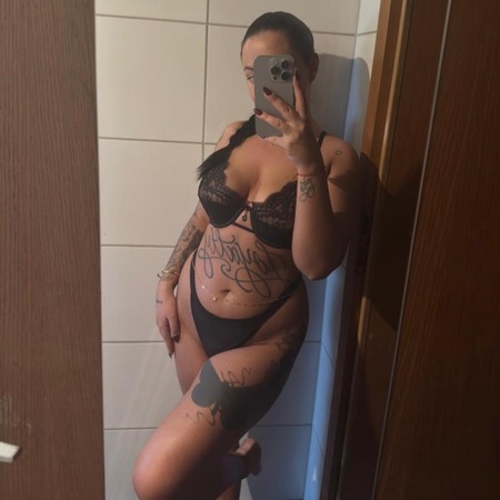 Lexi aus Rumänien - Villa le Rouge, Baden-Baden