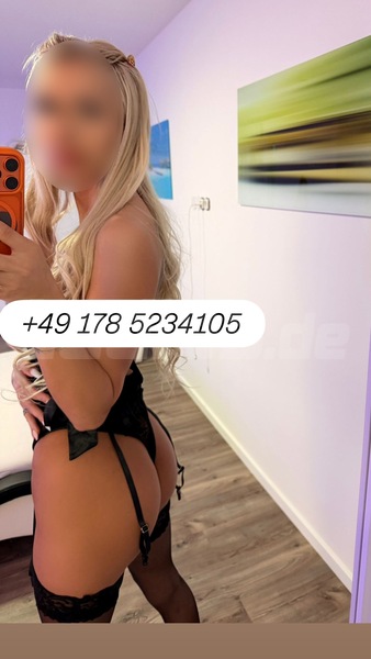 Foto von ADDA Blondine - Top Service