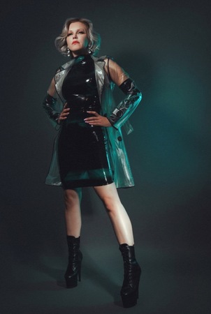 Baroness Davina Dust, München