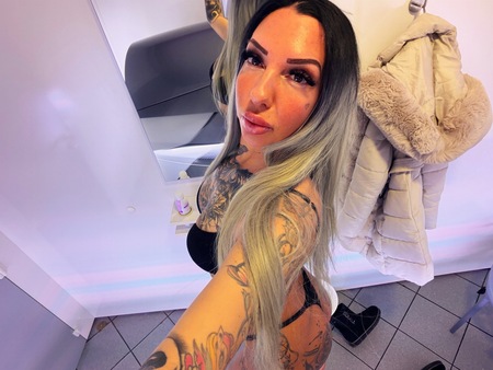 Lia Jolie Deutsch, Stuttgart