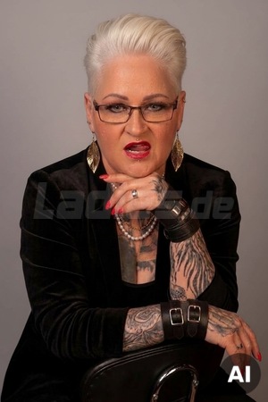 Lady Sunny, Halle (Saale)
