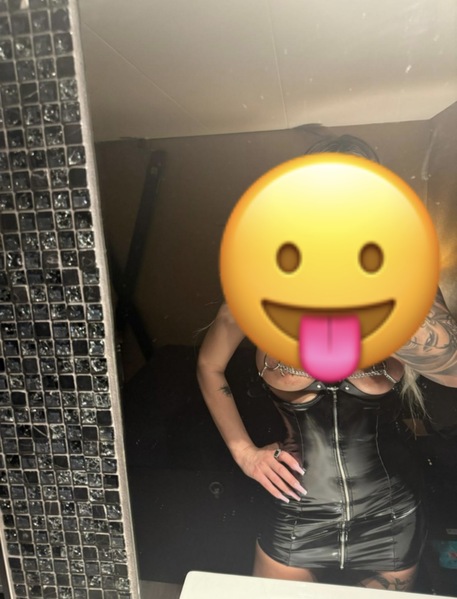 Foto von Katrin NUR HH Per Whasts App erreichbar