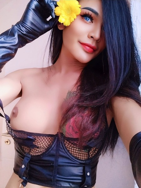 Foto von Top Ts Minnie Aktiv/Passiv/Ölmassage.