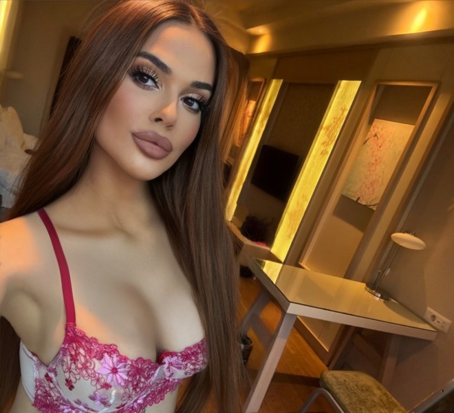 Foto von Alev NEU in der Stadt nur Haus / Hotelbesuche