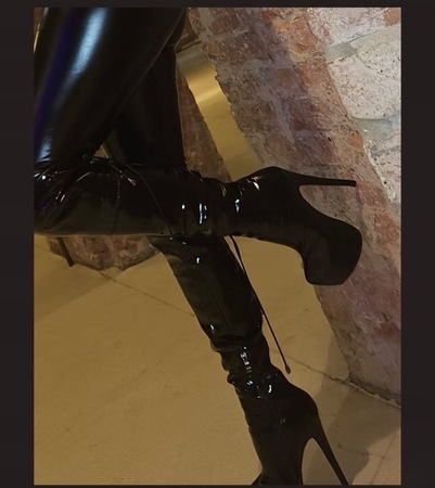 Maya-GANZ NEU, Bremen