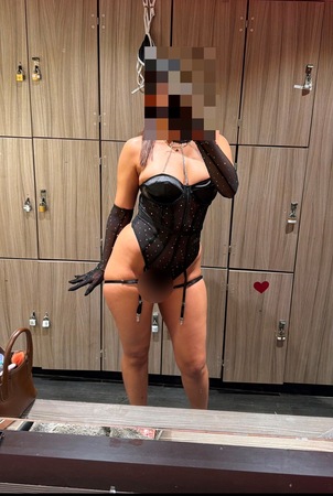 Sabrina XXL Natur Brüste 24/7, Köln