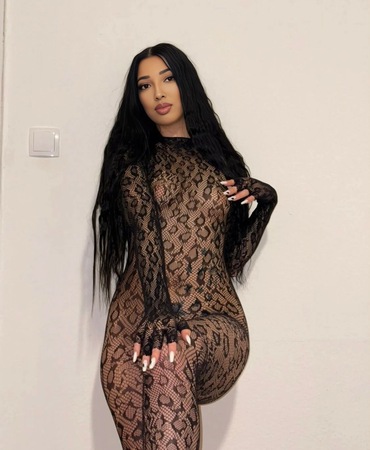 Leyla, Trier