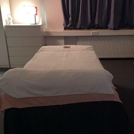 Asia top Massage b to b mit großem Busen, Baden-Baden