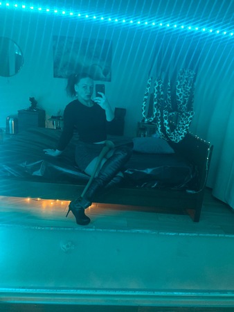 Domina Mistress Luana - Berührbare Dominanz, Hamburg-Tonndorf