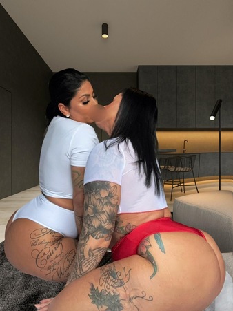 Heiße Emiliana & Camilla Duo, Siegen