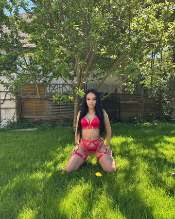 Alexa New, Hamm