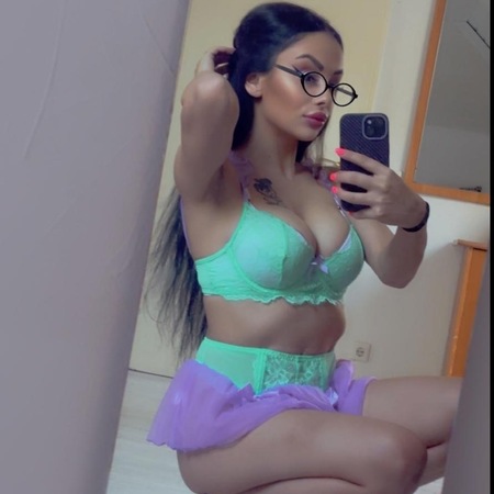 Alexa New, Hamm
