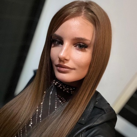 Gina, Kamen