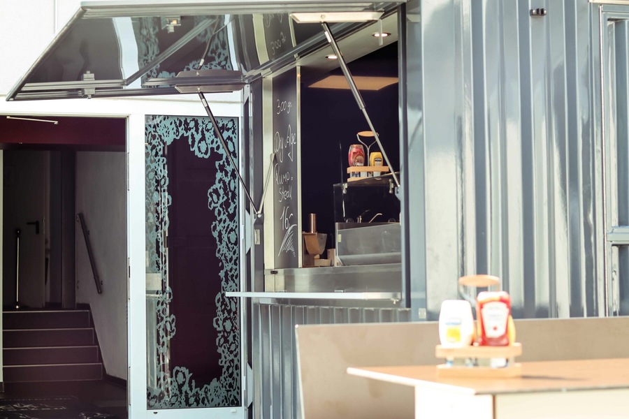 Foto von Einzig, aber nicht artig