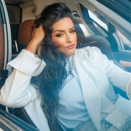 <img src="https://static.ladies-cdn.de/ladies/images/static-cdn/ladies-stars/img/ladies-stars-logo-icon.svg" class="starsContentIcon" />Eleni, Moers