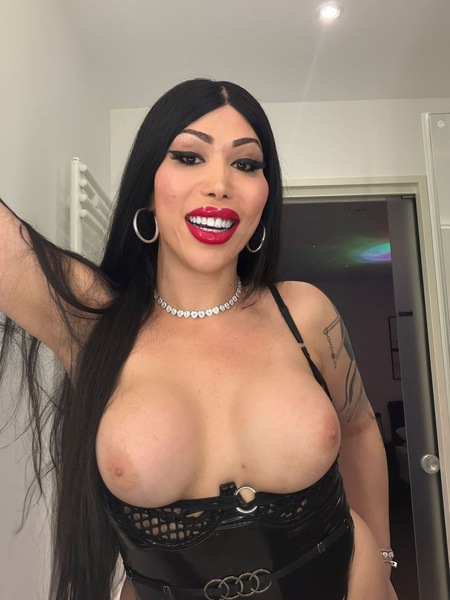 Foto von TS LARY BOMB DOOL,  NEW Nummer