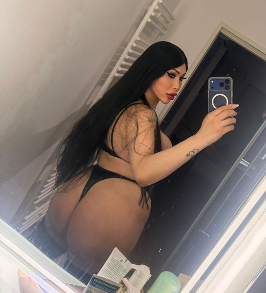 Foto von TS LARY BOMB DOOL,  NEW Nummer