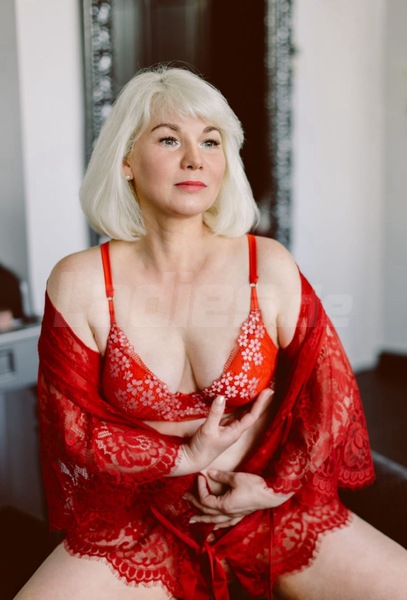 Foto von Lara. Erfahrene Massagegöttin