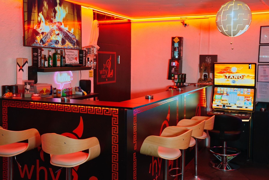 Foto von internationale Top Girls 18+ ! Bar & Laufhaus Why not