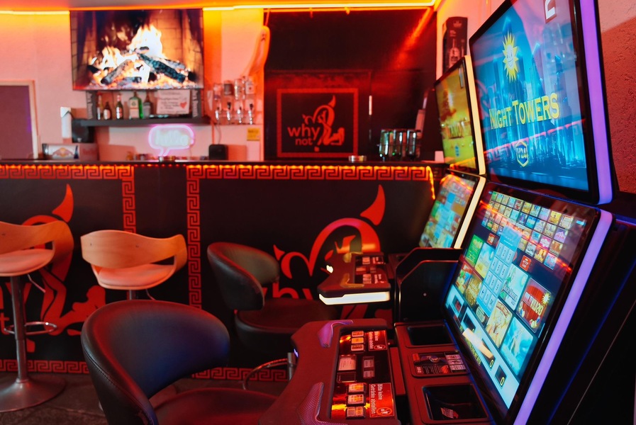 Foto von internationale Top Girls 18+ ! Bar & Laufhaus Why not