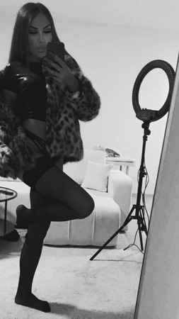 Zarah* Tantra&Lingam Spezialistin, Braunschweig