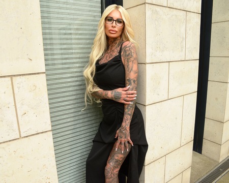 Lisha Fox, Kassel