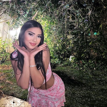 Elena  ZUM erste mall in deiner Stadt