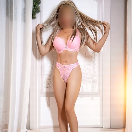 Adriana bei AURA MASSAGE-STUDIO!