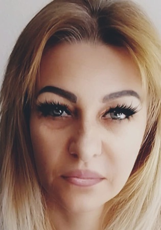 Mihaela, Kassel