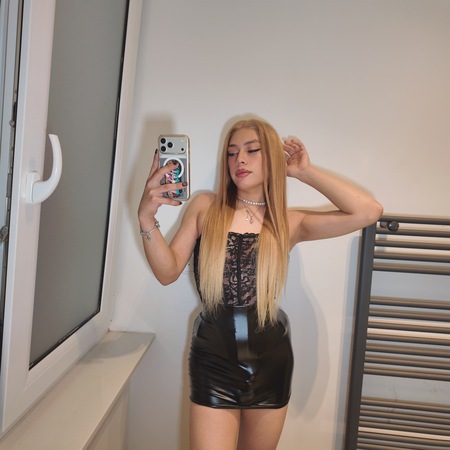 TS SARAY DOLL, Essen