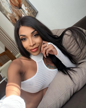 TS Divaroyale, Hamburg