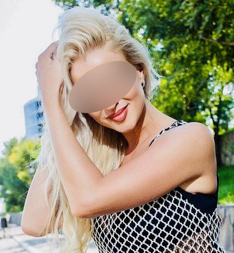 Vicky aus Lettland