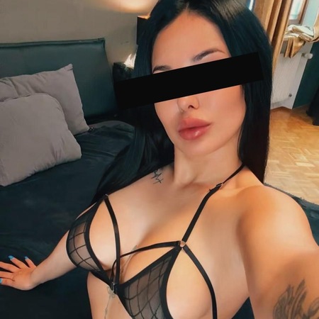 <img src="https://static.ladies-cdn.de/ladies/images/static-cdn/ladies-stars/img/ladies-stars-logo-icon.svg" class="starsContentIcon" />Kim - Top Service + Geile Massage, Landshut