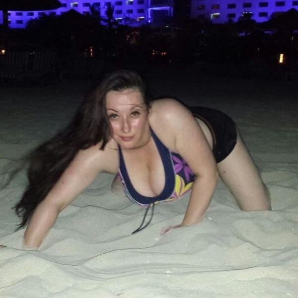 Sabina – Naturbrüste Ti**enfi**,DT, D*ld* Spiele