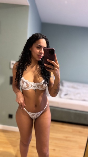 Laura, Neu, München