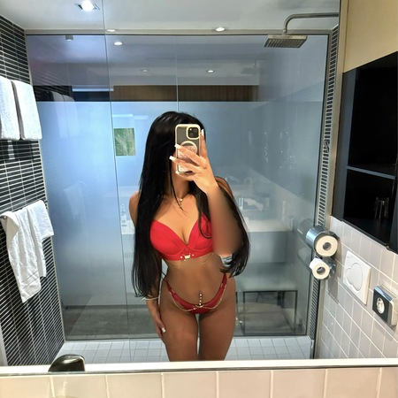 <img src="https://static.ladies-cdn.de/ladies/images/static-cdn/ladies-stars/img/ladies-stars-logo-icon.svg" class="starsContentIcon" />Bella, Frankfurt am Main
