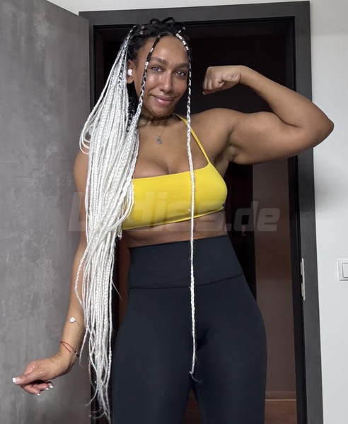 Foto von PERV. 193 MASSEURIN AINA