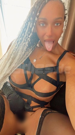 PERV. 193 MASSEURIN AINA, München
