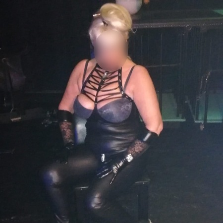 Die Erzieherin 67J. Domina der alten Schule/ Flagellantin, OFFENBACH/ MAIN