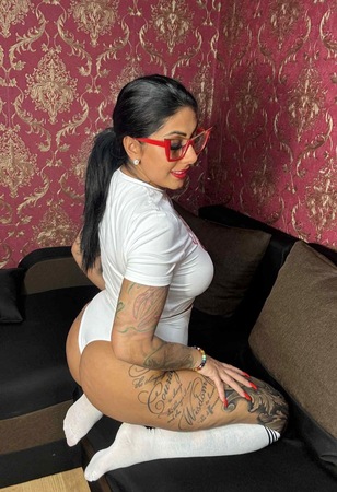 Sexy Milf Emiliana, Siegen