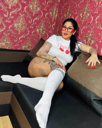 Sexy Milf Emiliana, Siegen