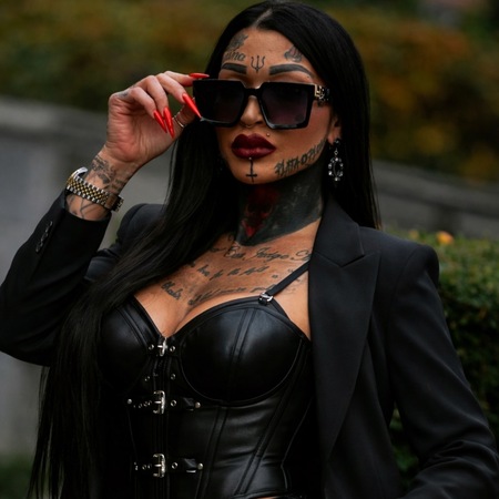 Domina Vicky, Frankfurt am Main